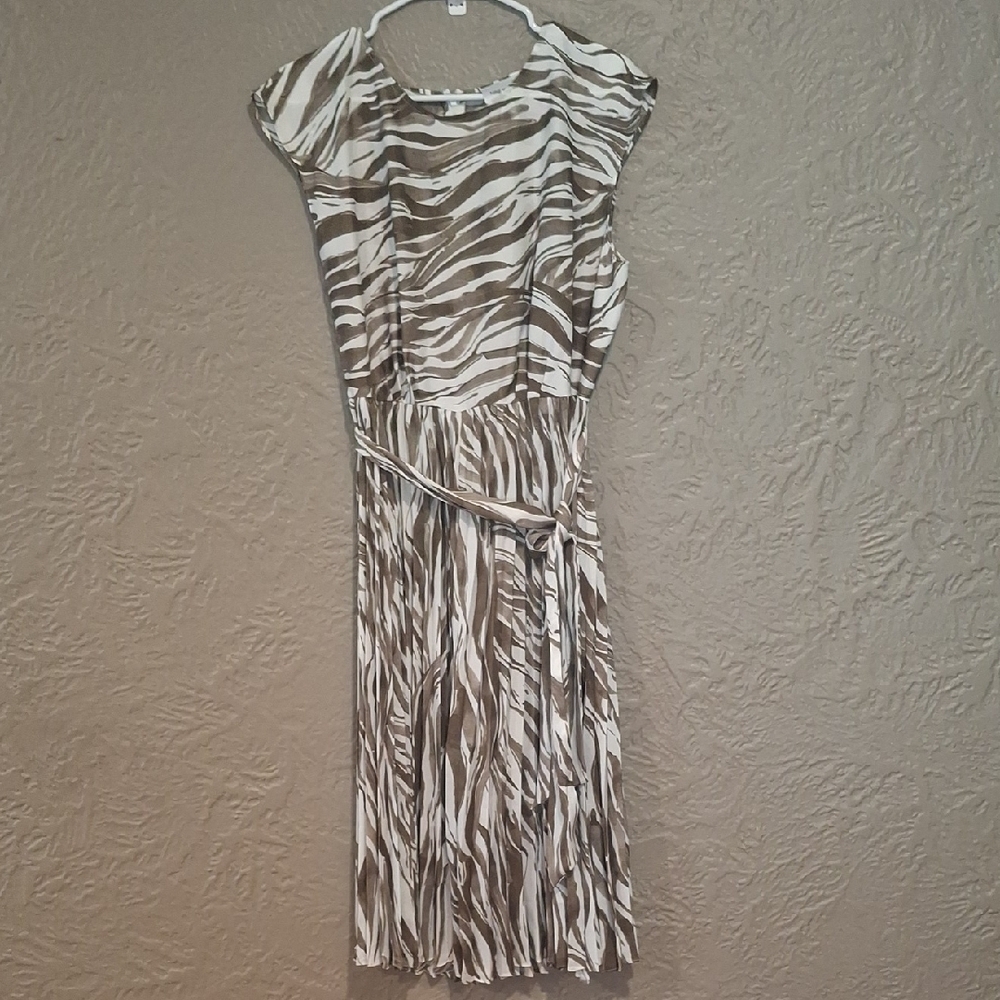 Nine West Women's Green and White Pleated Midi Dress Size L